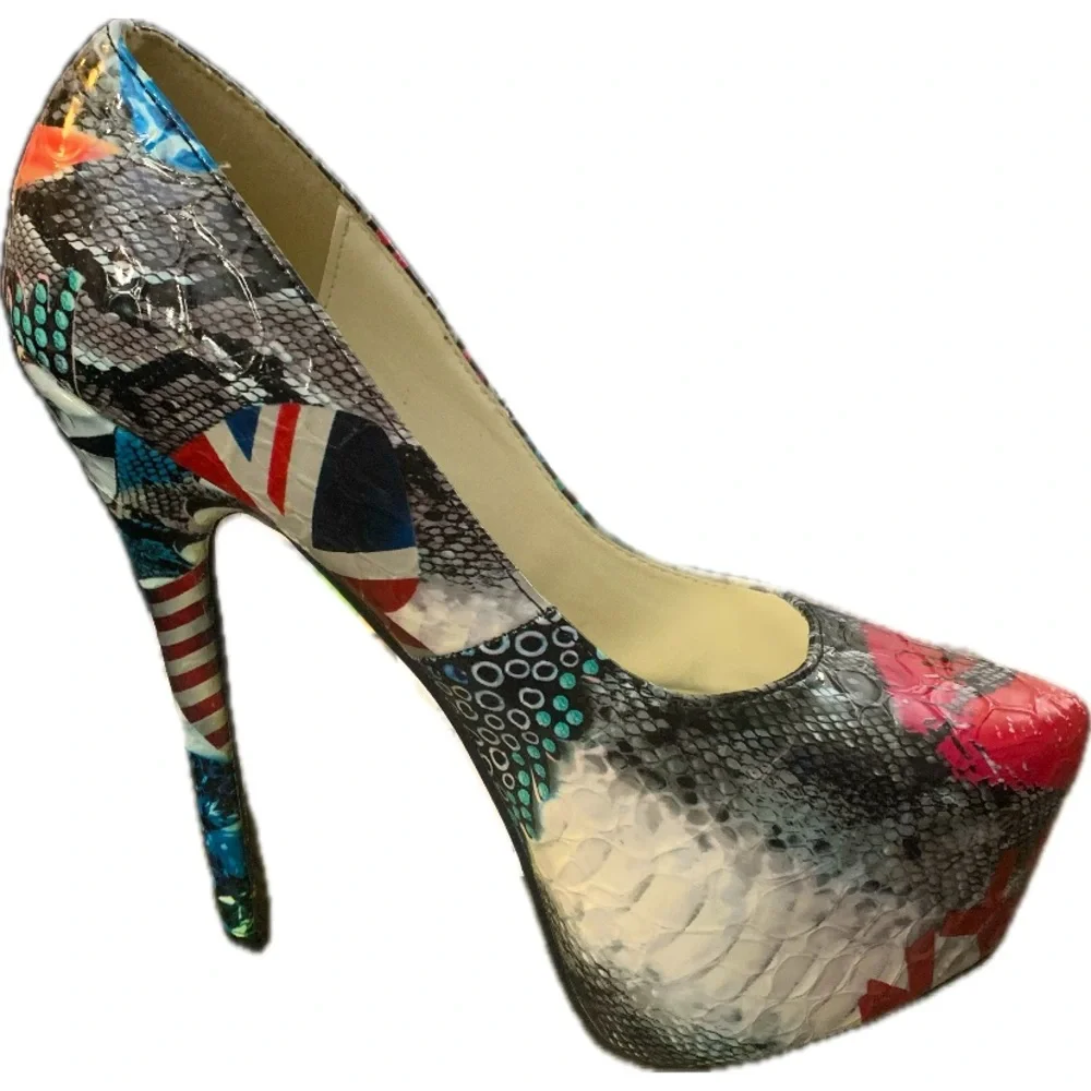 NWOB Wild Rose Elle Closed Toe Platform Stiletto Heels Size 8.5.